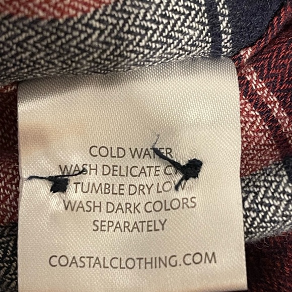 Coastal Button Down Plaid Flannel Shirt Men’s size L, Long sleeve, Red/Blue - Picture 7 of 8